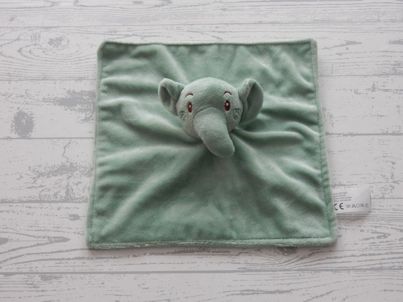 Wibra knuffeldoek velours groen bruin rammeltje olifant