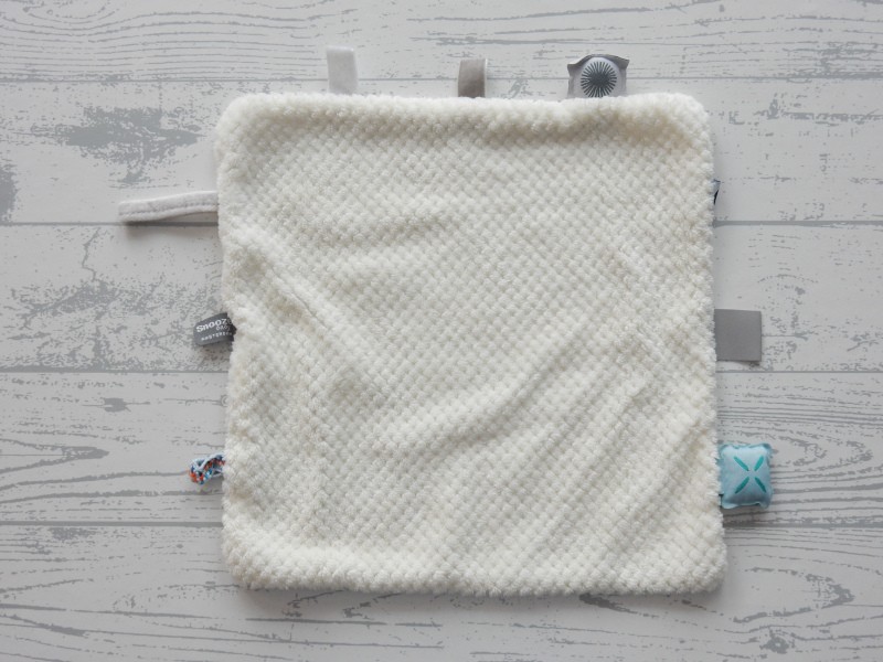 Snoozebaby knuffeldoek velours wit structuur lichtgrijze print