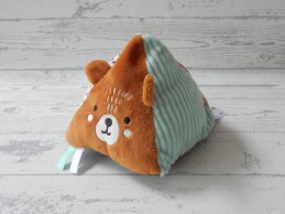 Kruidvat knuffel rammelaar piramide velours wit bruin mint knisper beer