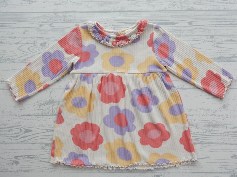 H&M jurk geribd ecru roze geel lila bloemen ruches maat 74