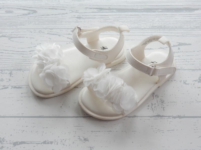 H&M sandalen met applicatie wit maat 20-21