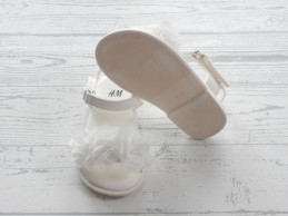 H&M sandalen met applicatie wit maat 20-21