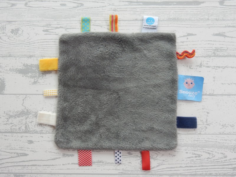 Snoozebaby knuffeldoek labeldoek velours grijs geruit Rabobank