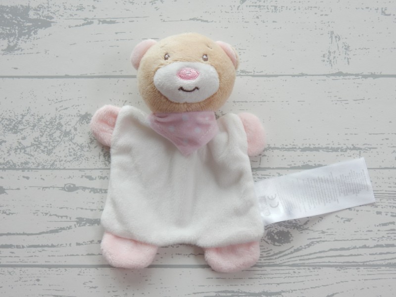 Ergee Kik Textilien knuffeldoek knisper velours wit roze sjaaltje beer