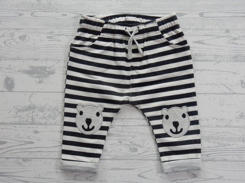 Hema sweatstof broekje gestreept zwart off-white beer maat 68