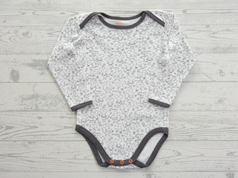 Hema romper lange mouw wit donkergrijs muisjes maat 74-80