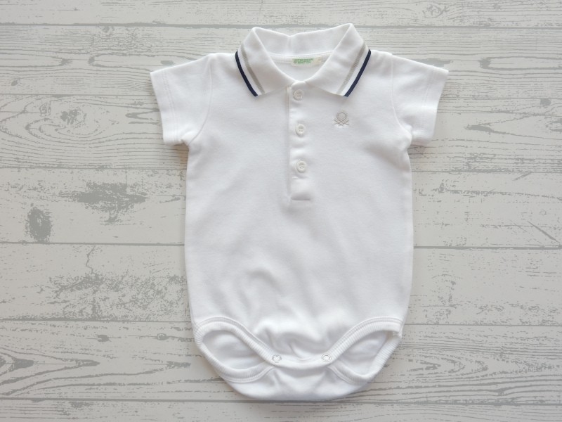 Benetton romper korte mouw wit donkerblauw streep polokraag maat 56-62