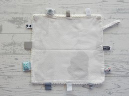 Snoozebaby knuffeldoek velours wit structuur lichtgrijze print Star white