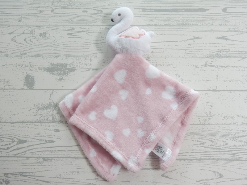 Primark baby knuffeldoek velours roze wit hartjes Zwaan