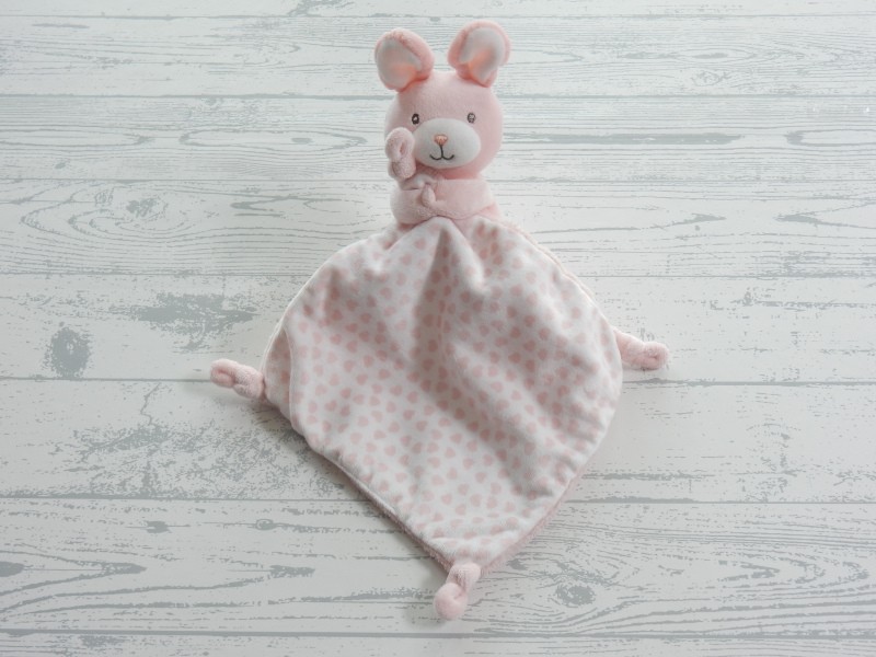 Nicotoy knuffel konijn met knuffeldoek velours wit roze hartjes