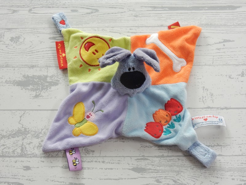 Woezel en Pip knuffeldoek velours tulpjes vlindertje zonnetje Woezel 2010
