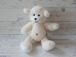 Hema knuffel velours fluffy ecru rood kruisje lammetje schaap