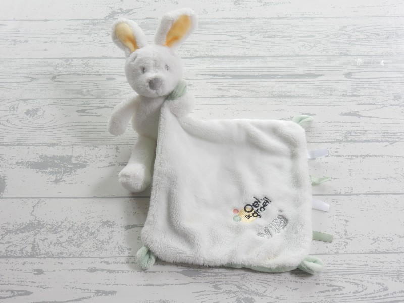 Oei ik Groei VIB knuffeldoek velours wit geel groen Kiki het konijn