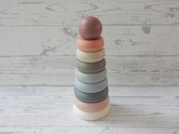 Mushie stapeltoren stacking rings roze