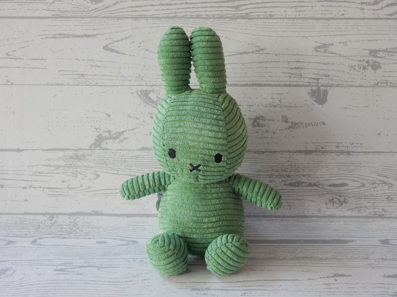 Nijntje knuffel corduroy ribstof groen spring green 23 cm