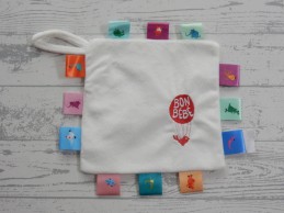 Bonbebe knuffeldoek speendoekje velours wit rood knisper labels