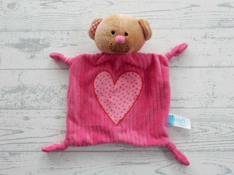 Lief! Lifestyle knuffeldoek velours fuchsia roze hart Beer