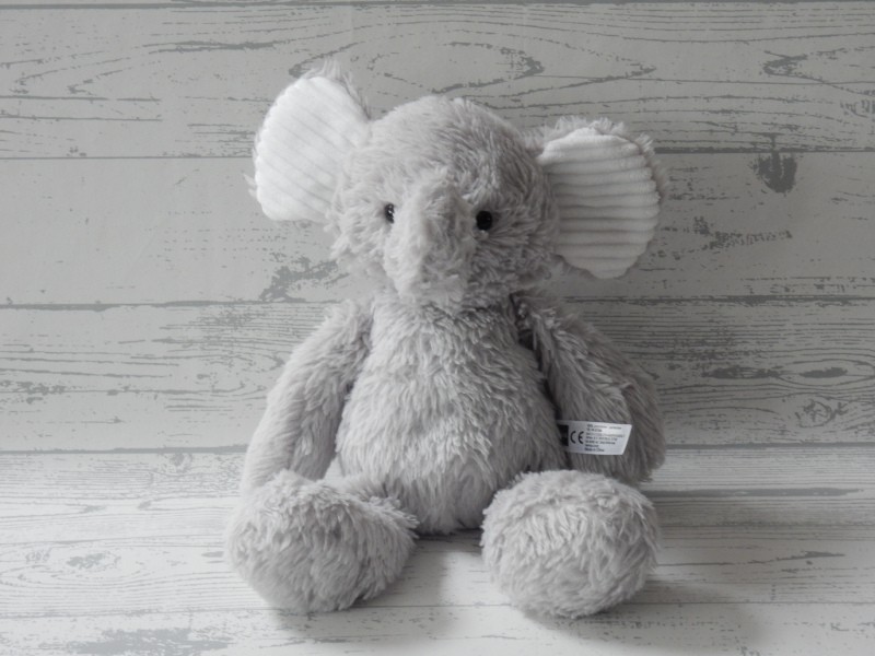 Hema knuffel velours fluffy grijs wit rib olifant 21 cm