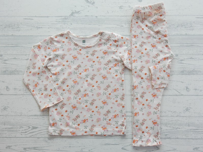 Hema pyjama tricot beige zand groen oranje bloemetjes maat 86-92